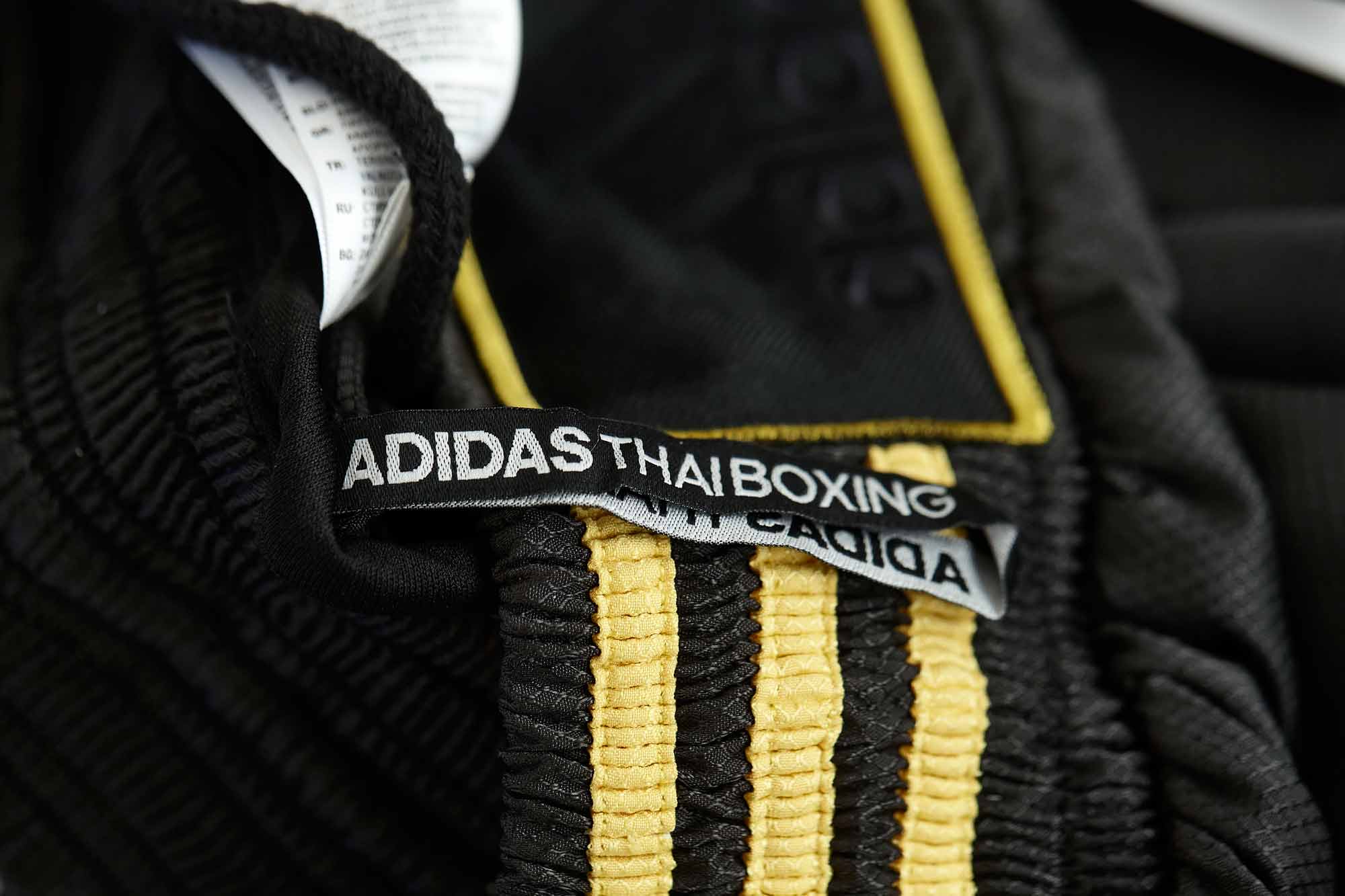 adidas Kick Boxing Shorts schwarz/gold, ADISKB02