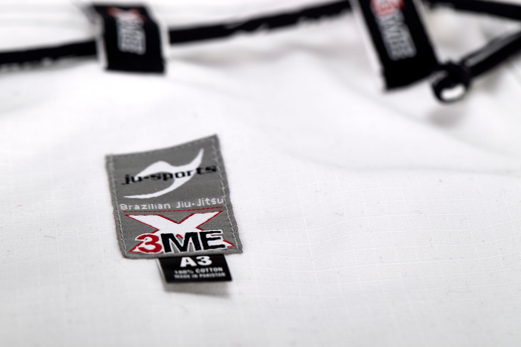 Brazilian jiu-jitsu gi Extreme white 2.0