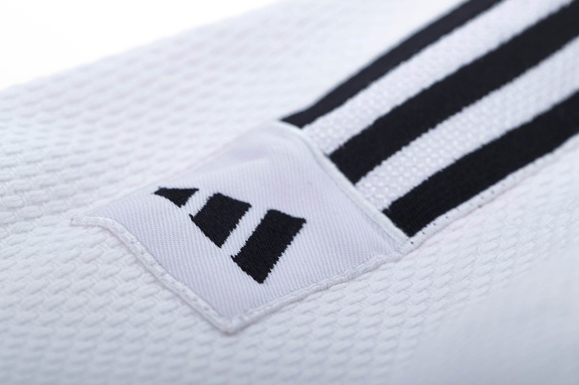 adidas judo gi Contest J650 white/black stripes