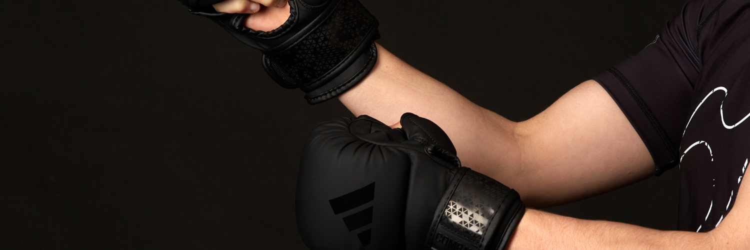 20250115-combat50-sparring-glove