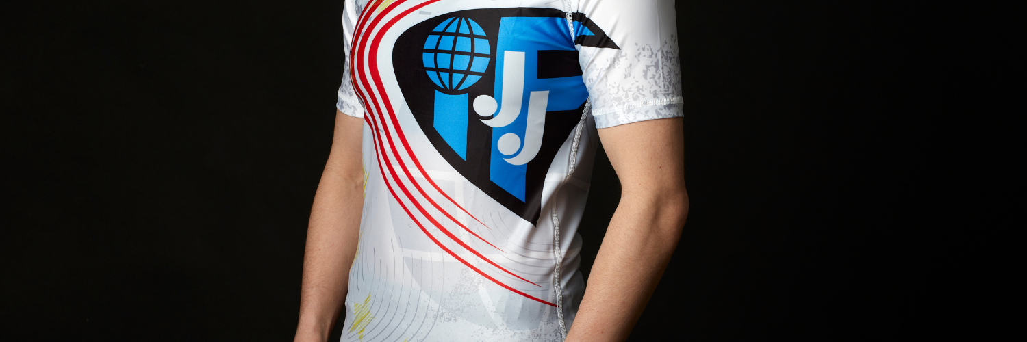 20250115-JJIF-Rashguard-weiss