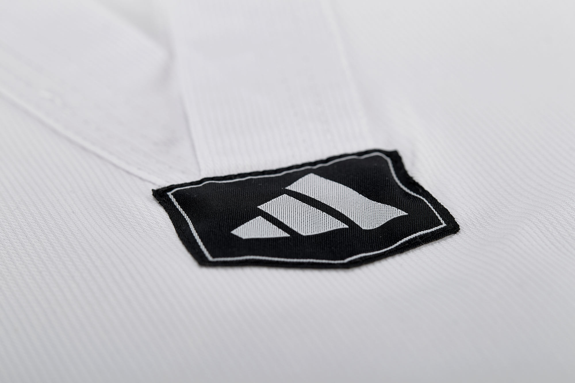 adidas TKD dobok adi club ADITCB02 white collar / black stripes adidas TKD dobok adi club ADITCB02 white collar / black stripes