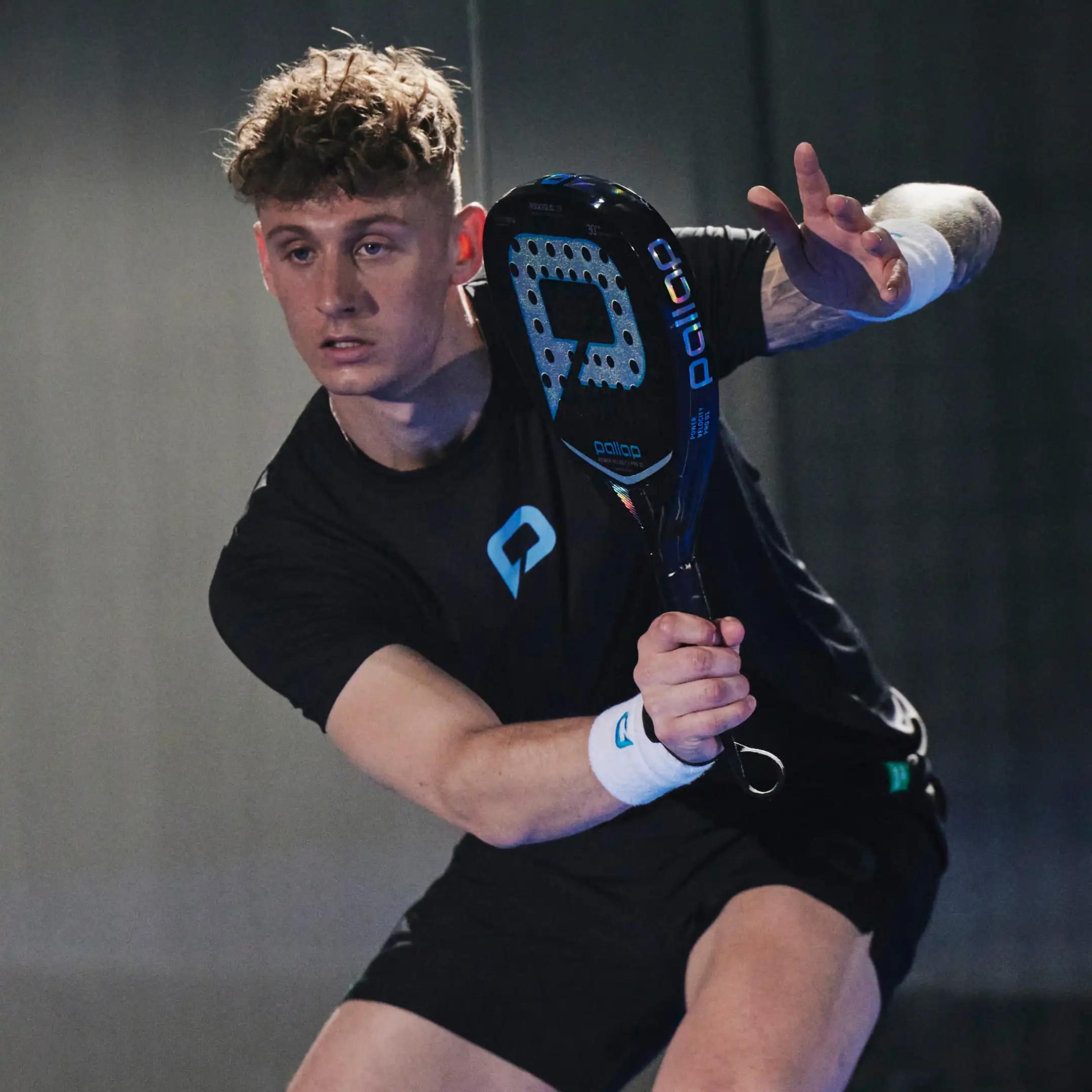 3_PTT005CCB-pallap-padel-sport-apparel-men-technical-training-tshirt-carbon-cyan-action-01